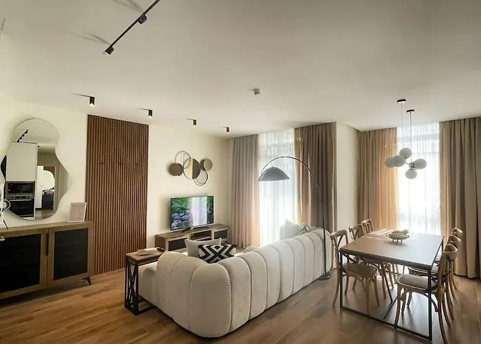 Luxury Apartment With King-Size Bed And Fast Wi-Fi